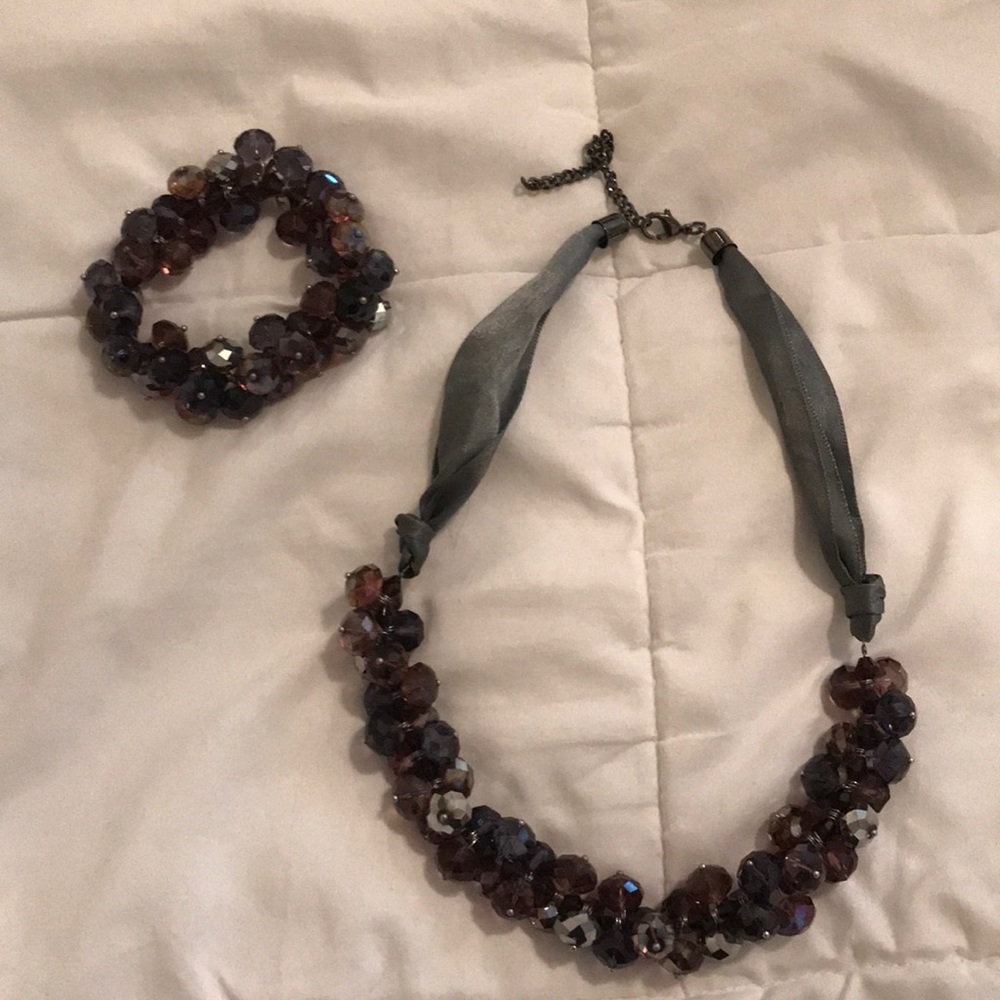 Necklace and bracelet set